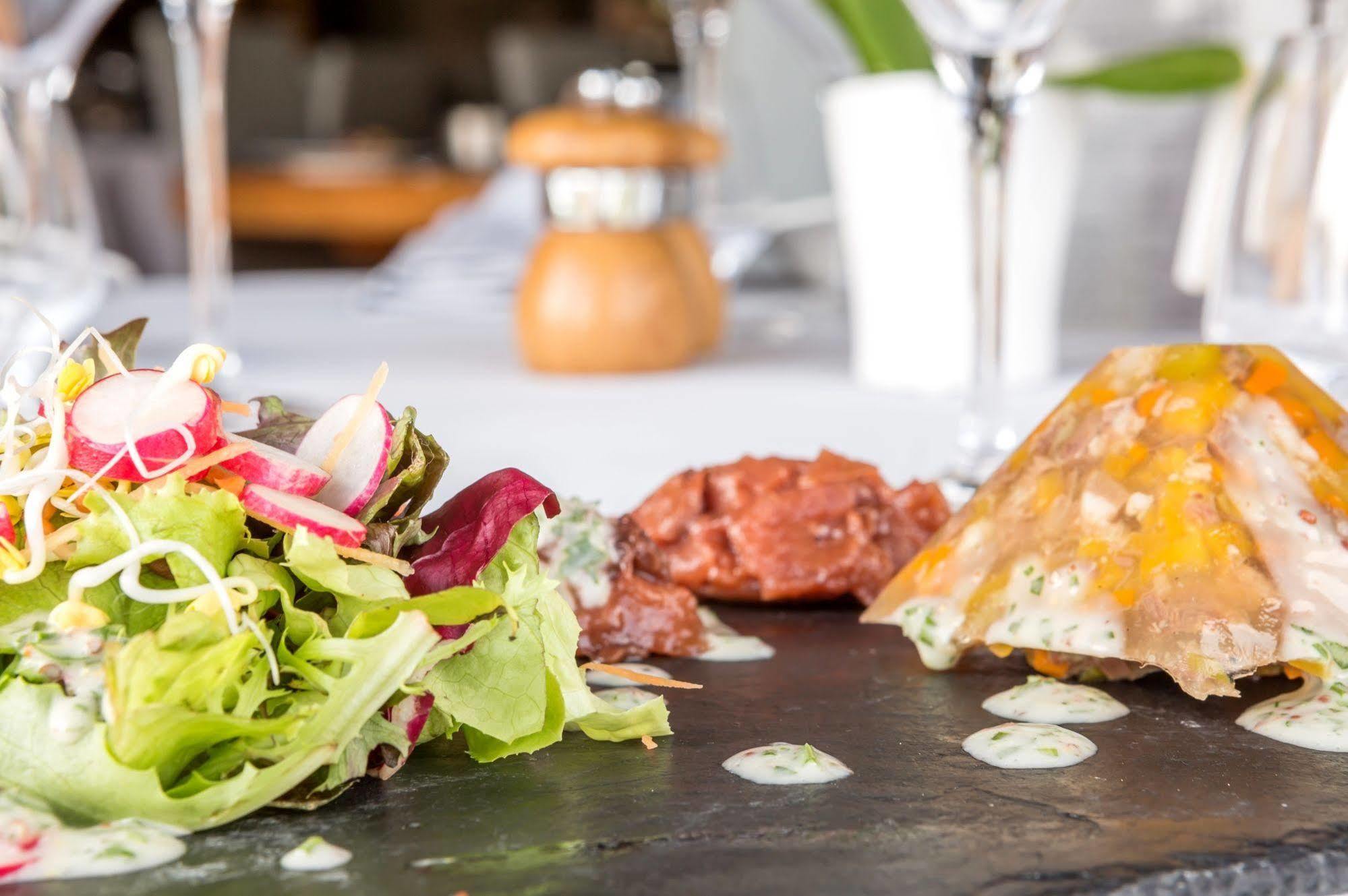 Dunières Hotel Restaurant La Tour المظهر الخارجي الصورة
